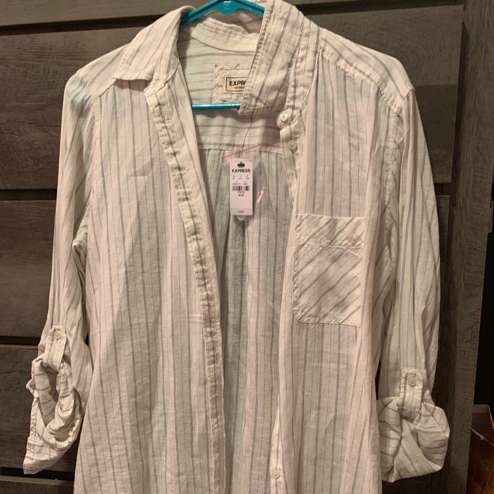 NWT QUARTER SLEEVE SHIRT